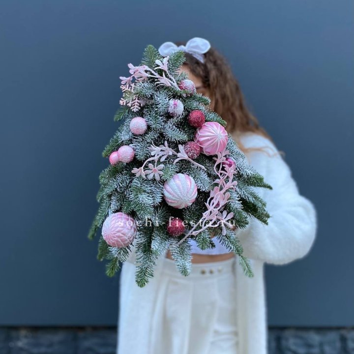 Новогодняя елочка "Розе" в Казани