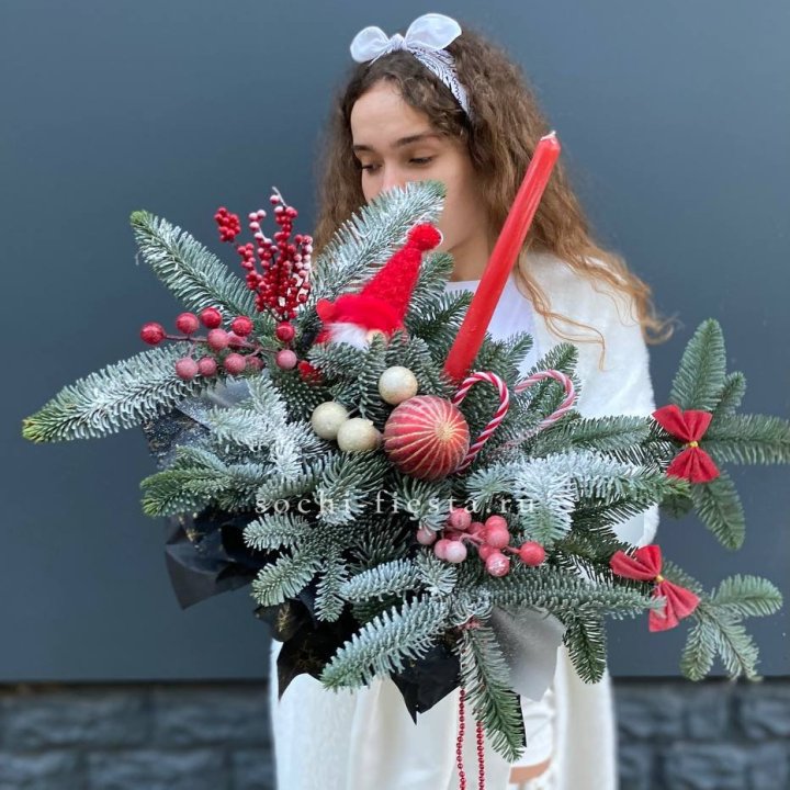 Композиция в бокале красная в Казани