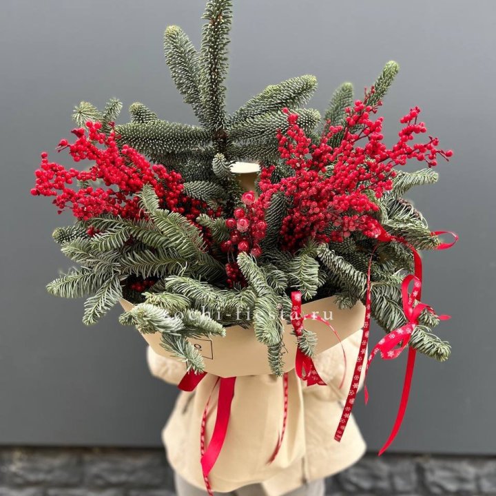 Букет нобилиса и ягод в Казани