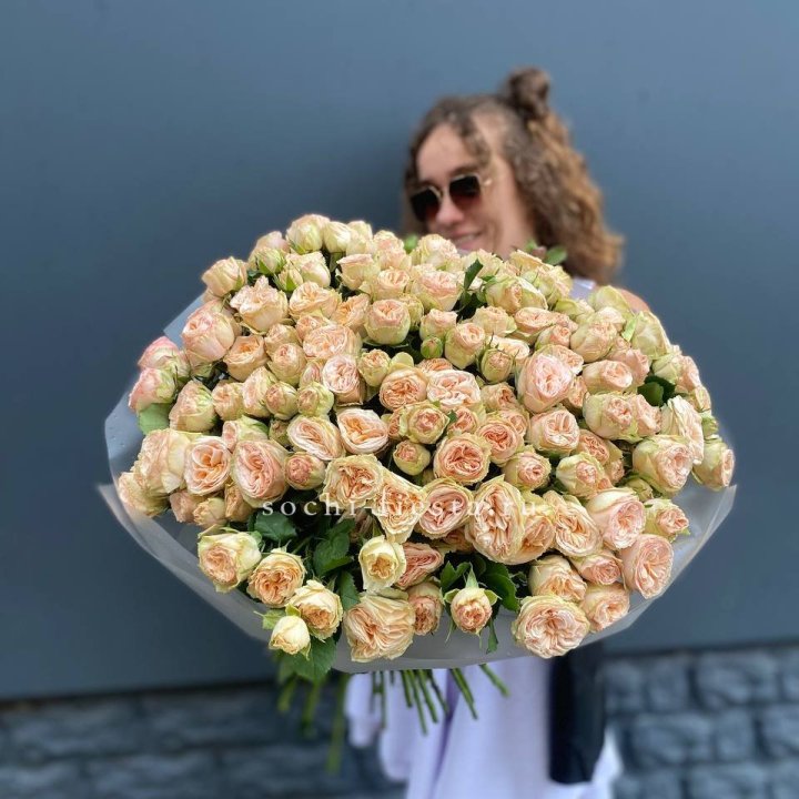 51 пионовидная роза в Казани