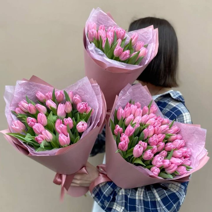 Букет розовых тюльпанов в Казани