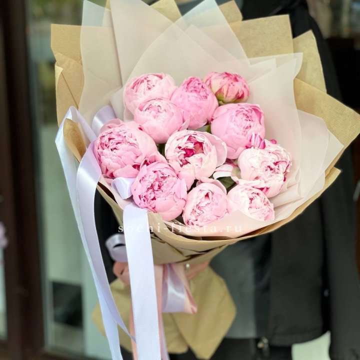 11 пионов в оформлении в Казани