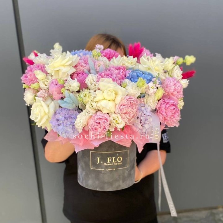 Цилиндр с пионами "Аса" в Казани