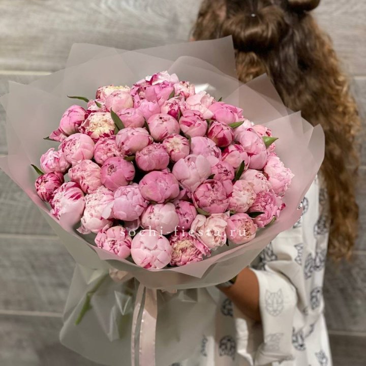 51 розовый пион в Казани