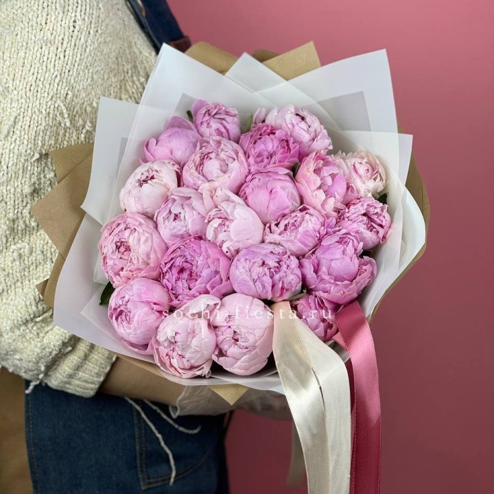 Букет из 21 пионов в Казани