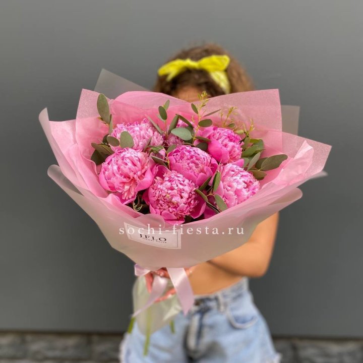 7 ярких пионов в оформлении в Казани