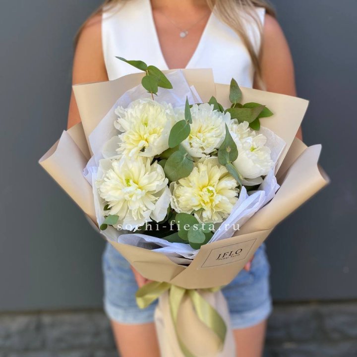  Букет белых пионов в Казани