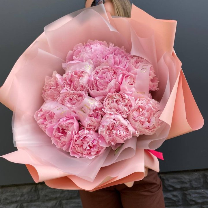 15 пионов "Монинг" в Казани