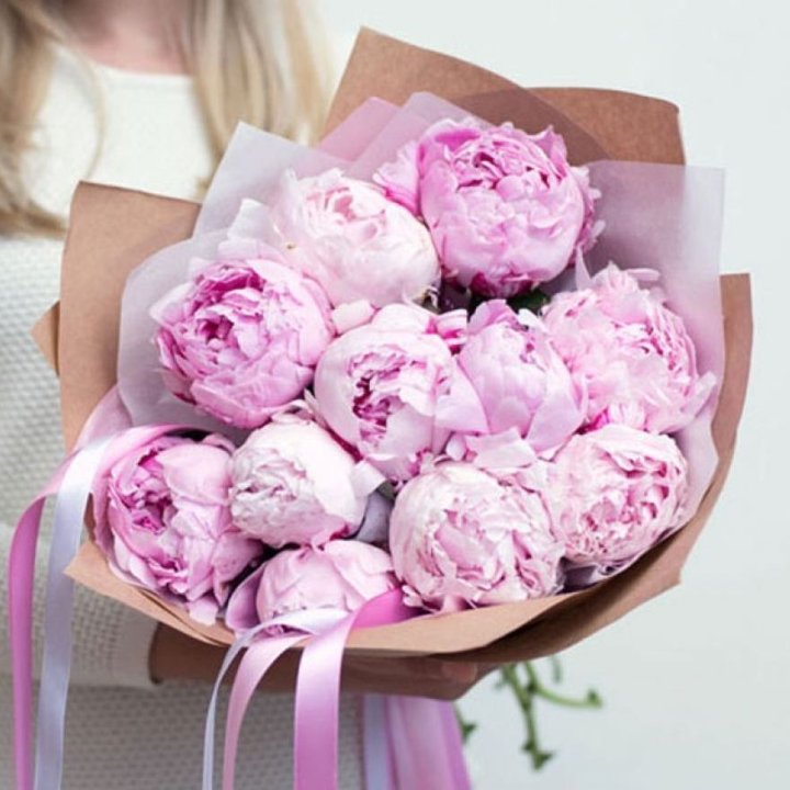 11 нежных пионов в Казани
