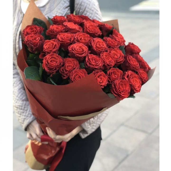 29 высоких роз  в Казани