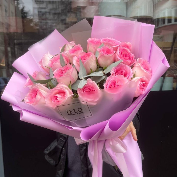  19 розовых роз в Казани