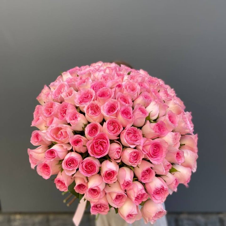 101 розовая роза в Казани