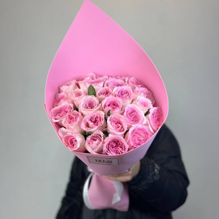 25 нежных роз в Казани