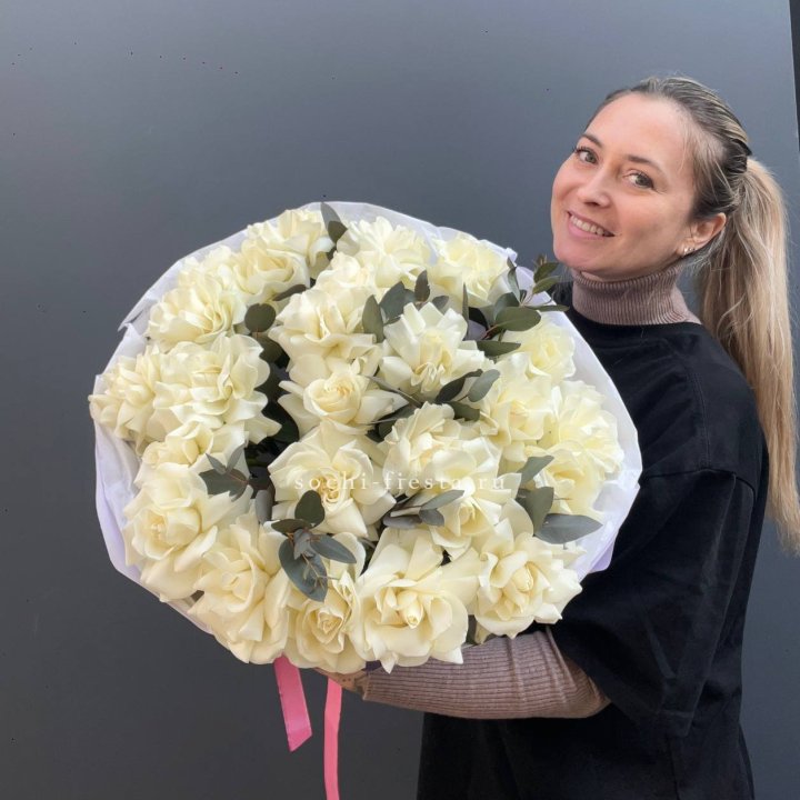 25 Белых французских роз Вайт найс в Казани