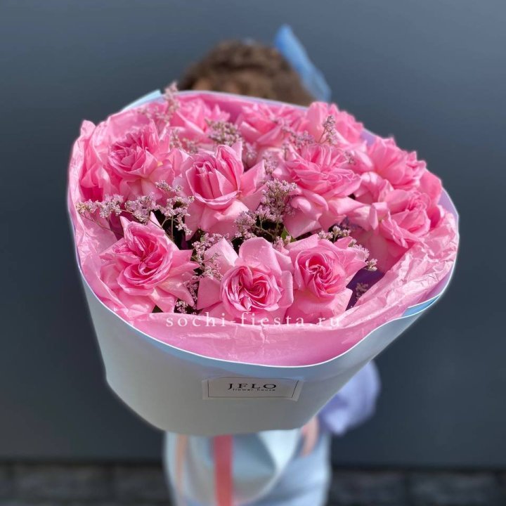 Букет французских розовых роз  в Казани