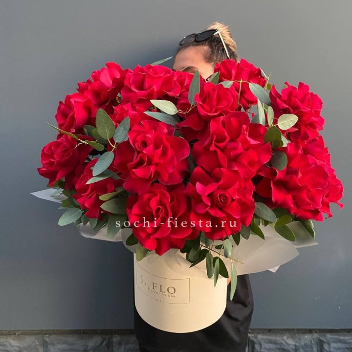 25 Французских красных роз в коробке в Казани