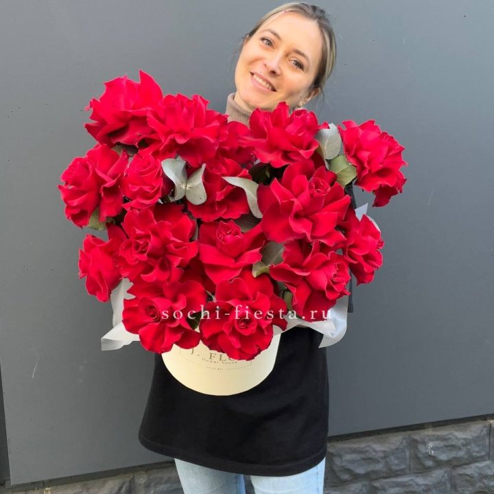 17 Французских роз в боксе в Казани
