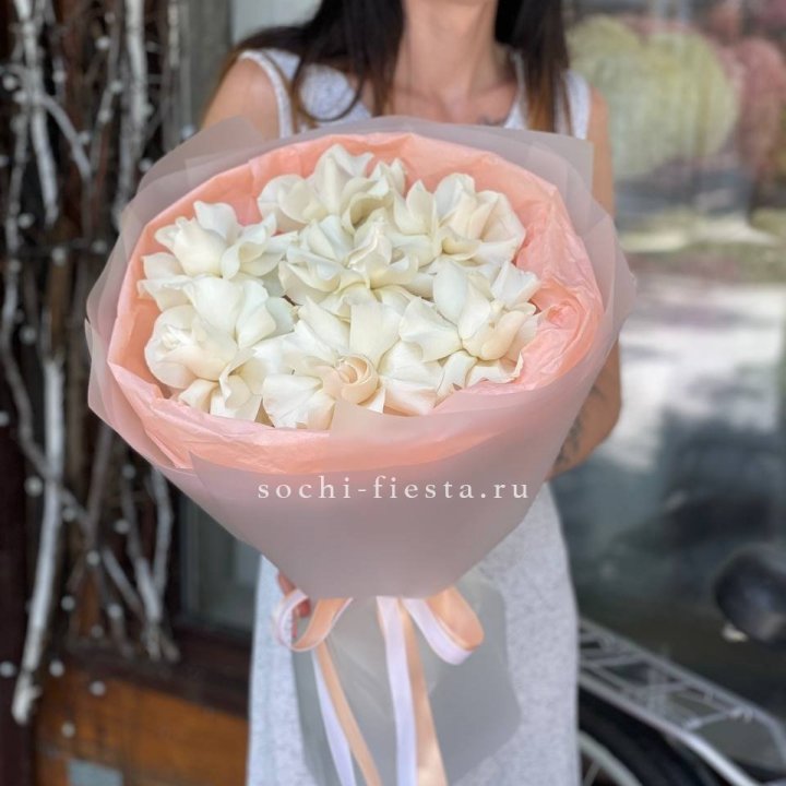 7 Белых французских роз в Казани