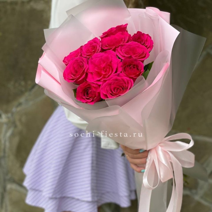 Букет алых роз в Казани