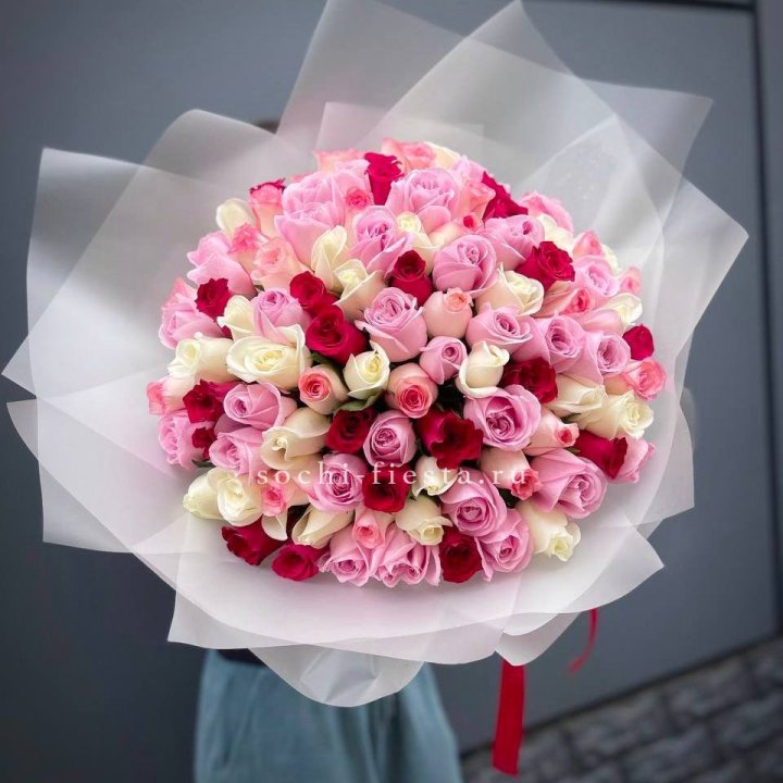 101 разноцветная роза "Карусель" в Казани