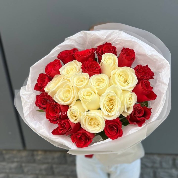 27 роз микс в Казани