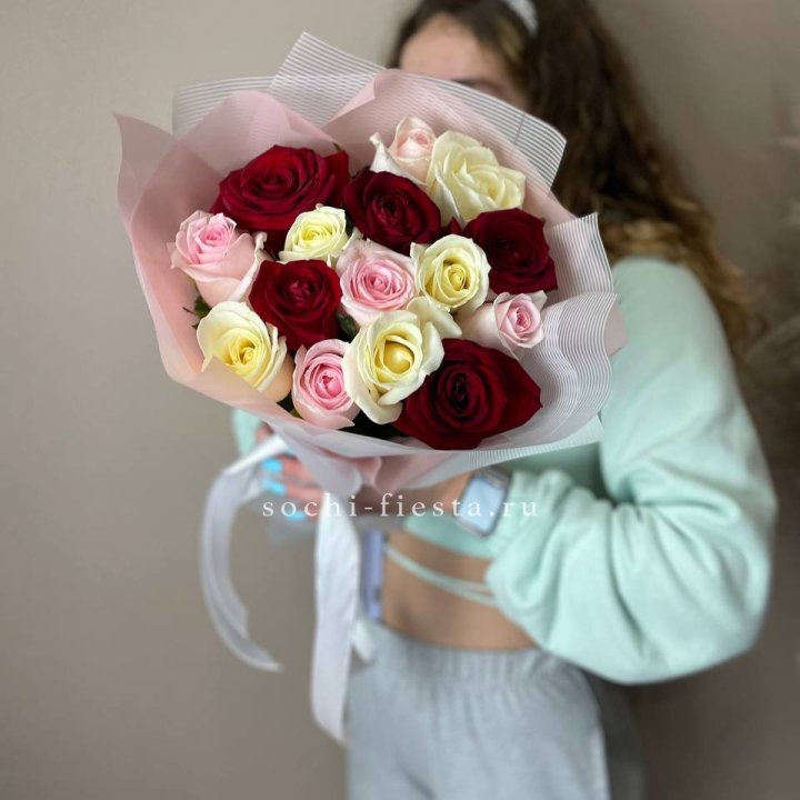 15 роз "Карусель" в Казани