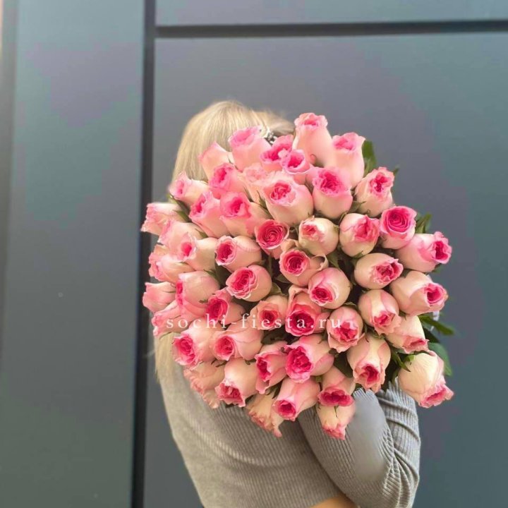 51 розовая роза в Казани