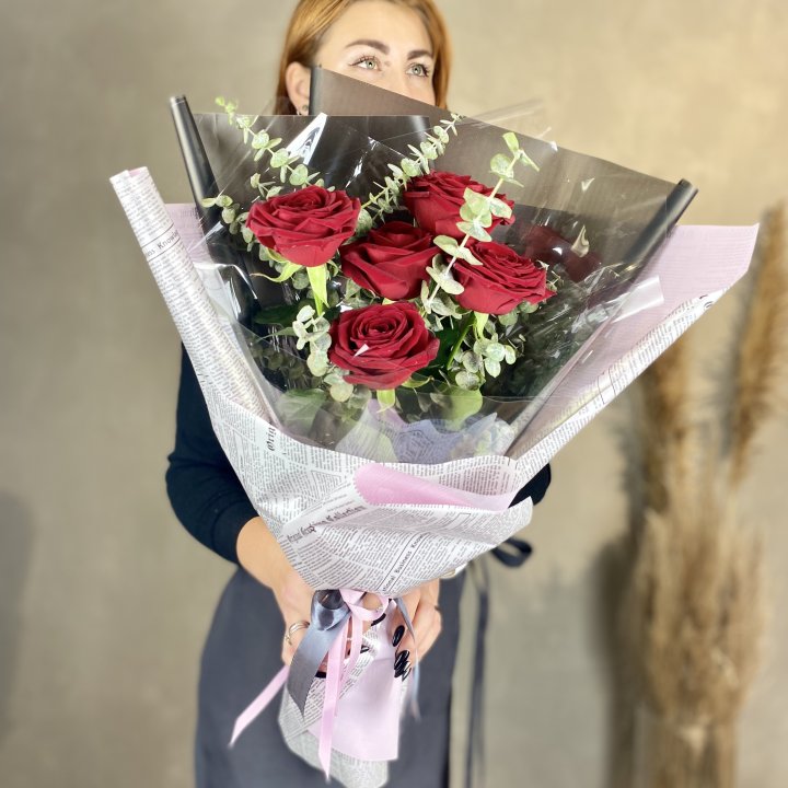 5 красных роз в Казани