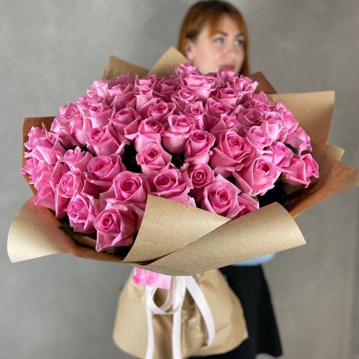 101 розовая роза в Казани