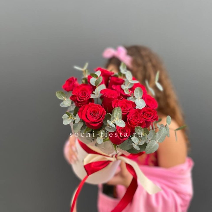 15 Красных роз в боксе №2 в Казани