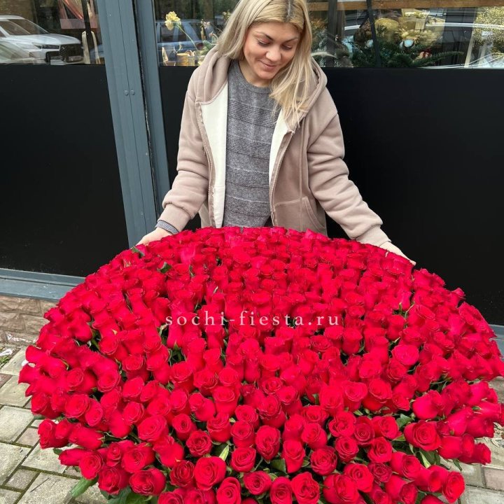 501 красная роза в корзине в Казани