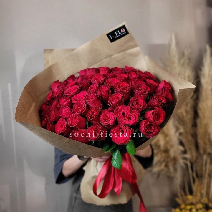 63 красных роз вайт в Казани