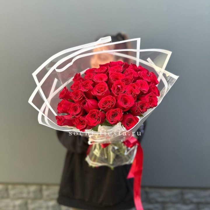 31 красная роза в Казани