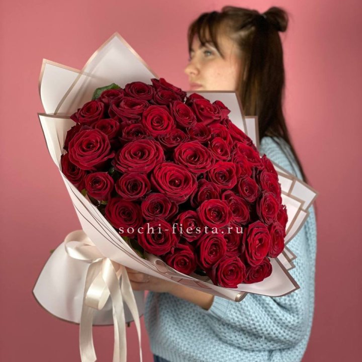 51 красная роза "Лавели" в Казани