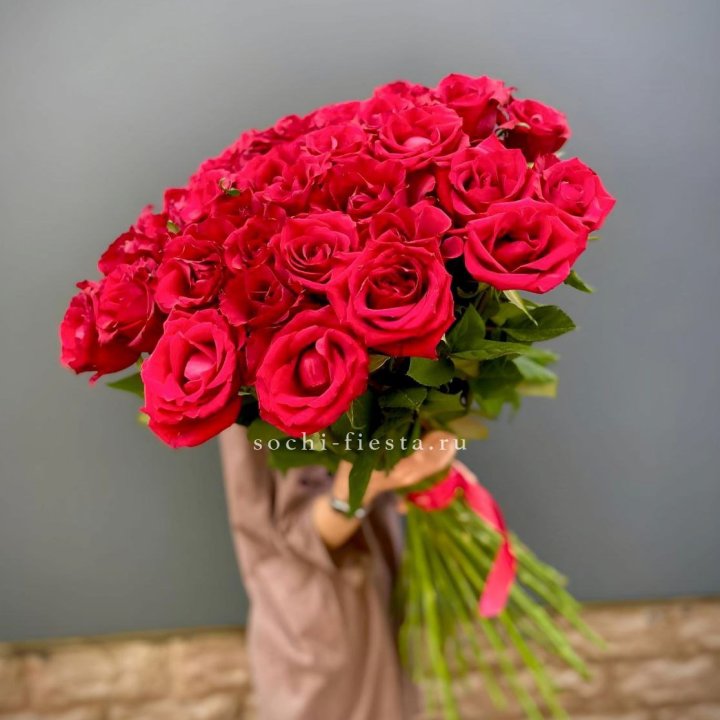 51 высокая красная роза в Казани