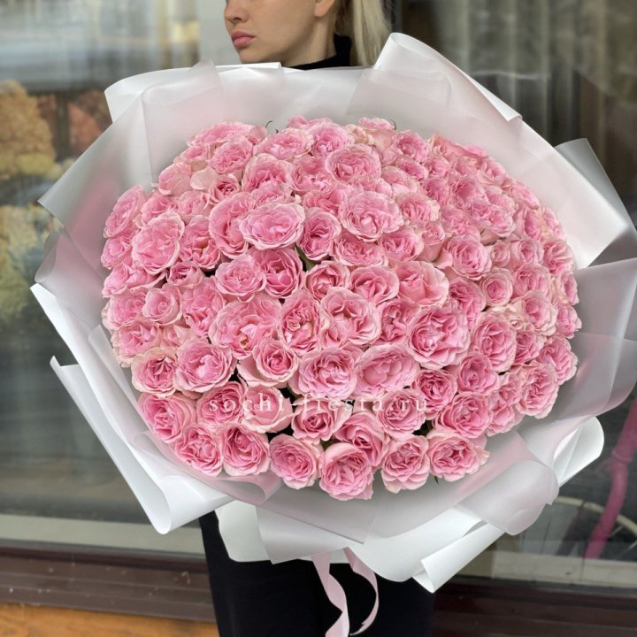 101 нежно-розовая роза в Казани