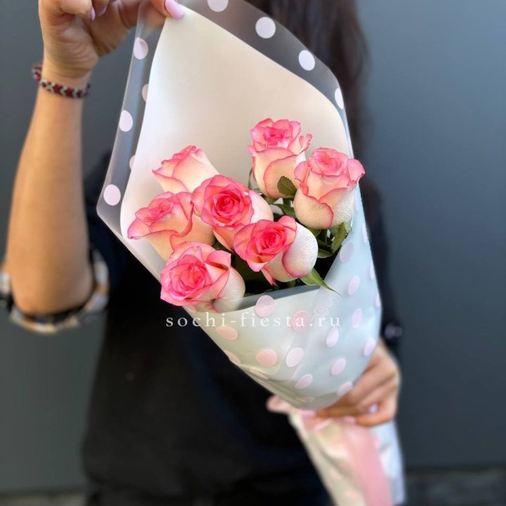 7 роз "Джумилия" в Казани