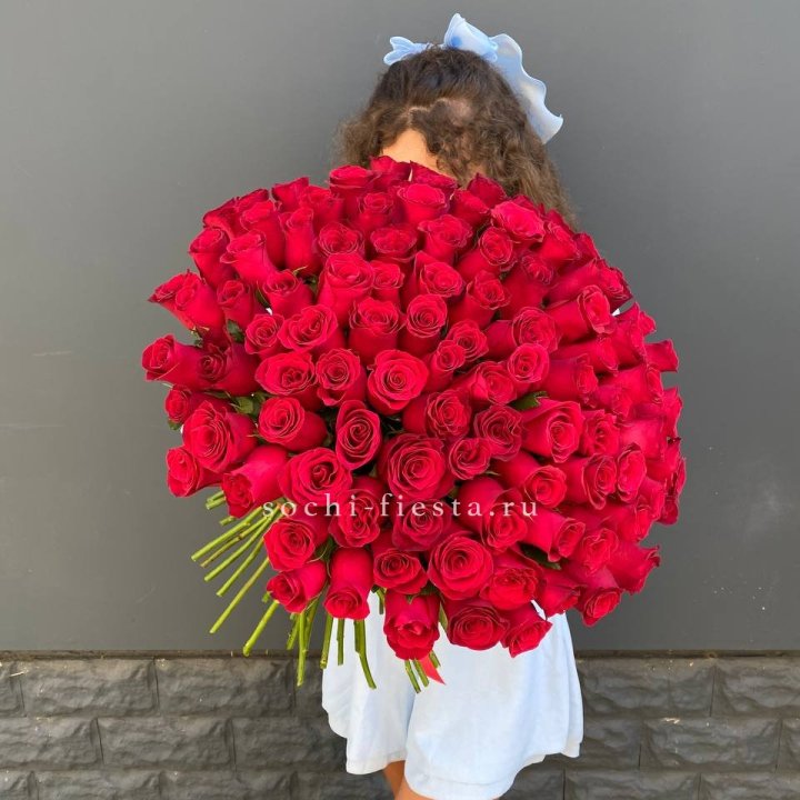 101 красная роза в Казани