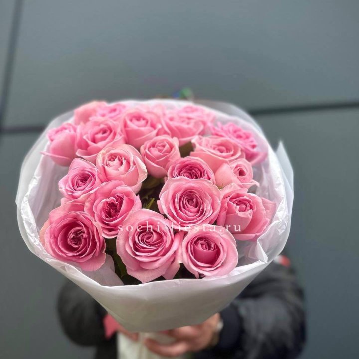 21 Розовая роза в белом в Казани