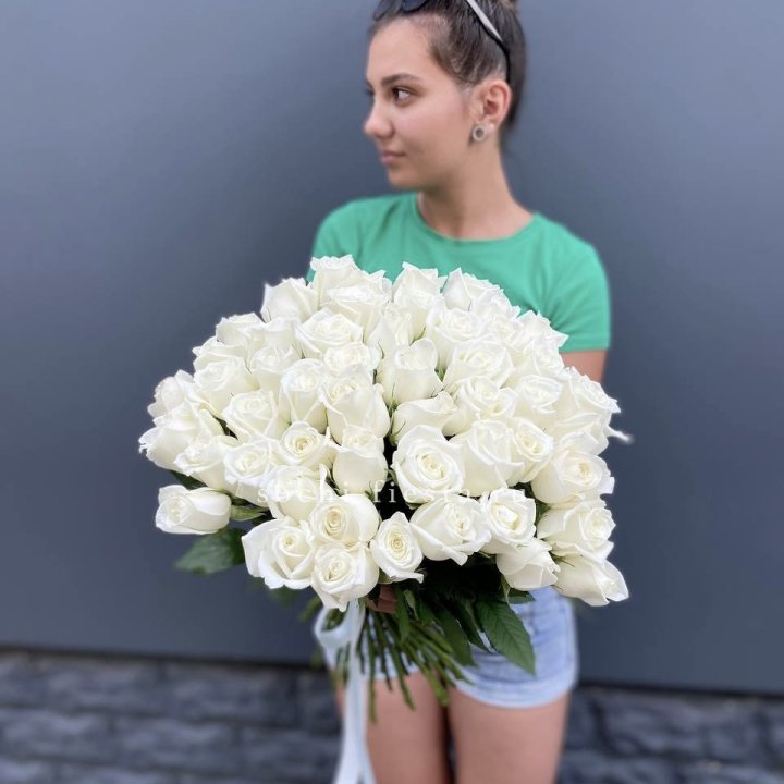 51 белая роза в Казани