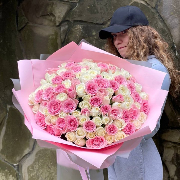 101 роза Миксбери в Казани