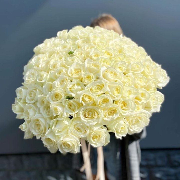 Букет  из 101 белой розы  в Казани