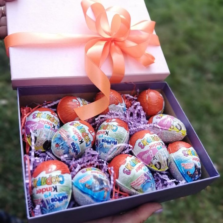 Коробка с киндерами в Казани