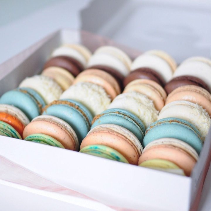 Коробка макаронс 25 шт. в Казани