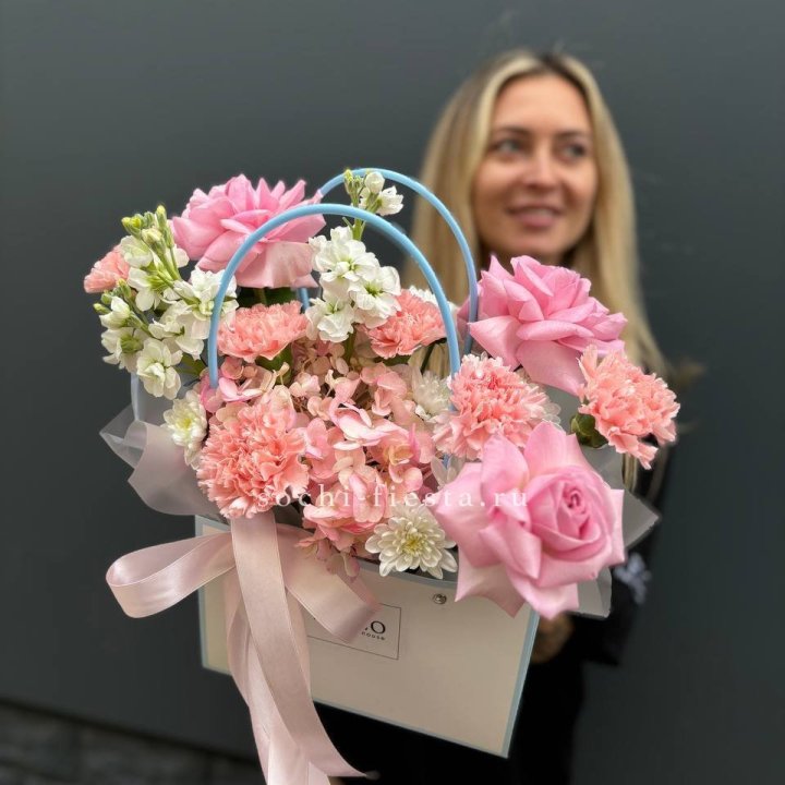 Сумочка "Бал цветов" в Казани