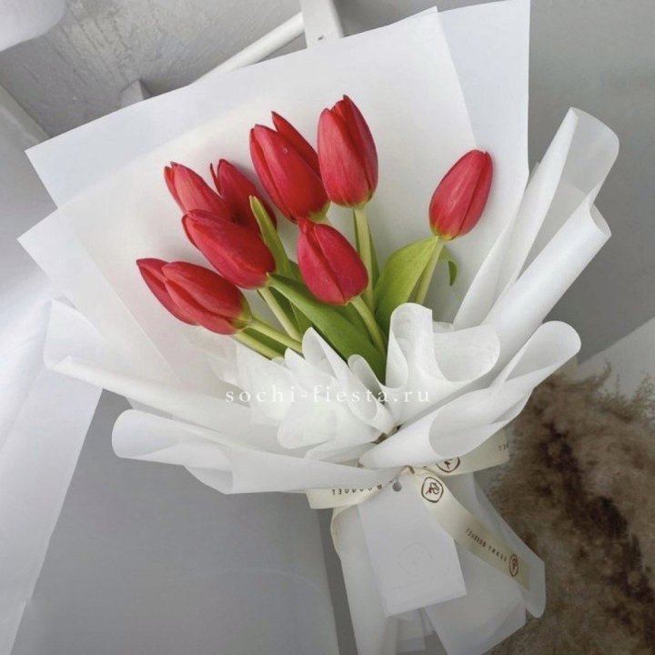 Букет красных тюльпанов в Казани