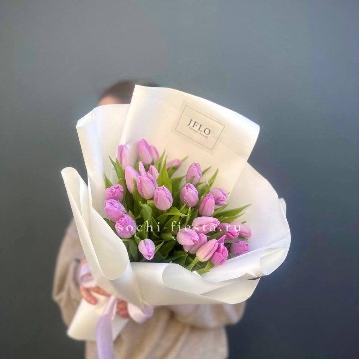 25 сиреневых тюльпанов в Казани