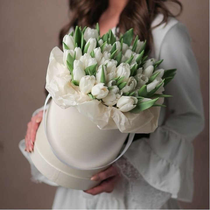 Тюльпаны в цилиндре  в Казани