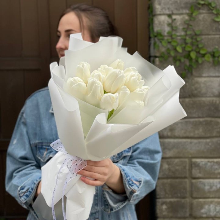 Букет белоснежных тюльпанов в Казани